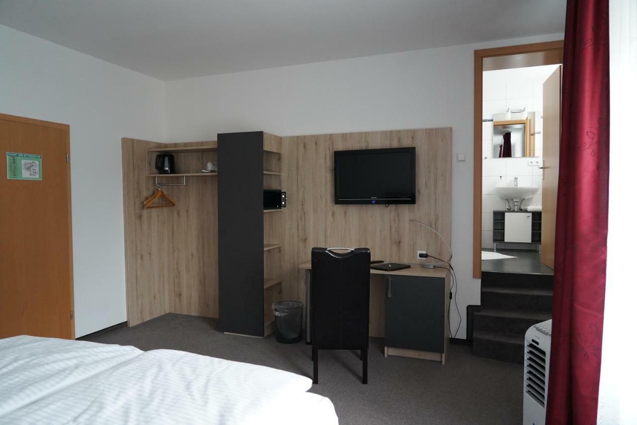 Hotel & Restaurant Blume Wolfsburg Eksteriør billede